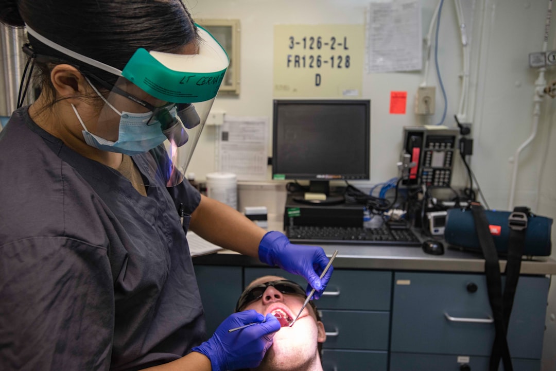 Composite Bonding vs Porcelain Veneers: Chipped Tooth Fix